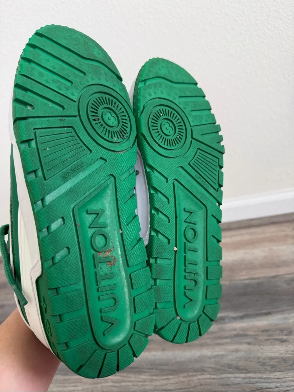 Louis Vuitton LV Maxi Trainer Green & White Sneakers with Multicolor size 9 - Picture 7 of 9